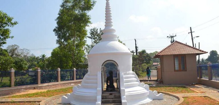 Karumadikuttan1.jpg