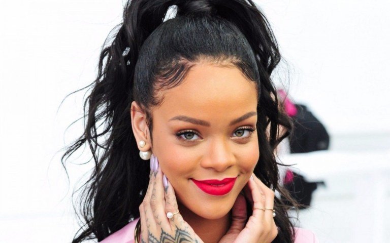 Rihanna_make-up-and-her-beauty.jpg