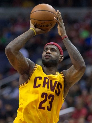 LeBron_James_(15662939969).jpg