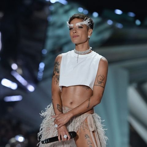 halsey-performs-on-the-runway-during-the-2018-victorias-news-photo-1065303892-1543860213.jpg