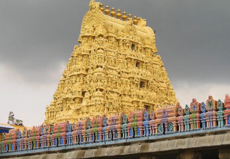 Ramanathaswamy-temple-Rameswaram-Tamil-nadu-e1481445517760.jpg