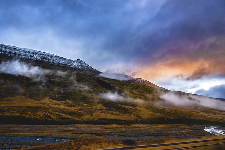 crimsonclad in Iceland: sky, mountains and sunset on the ring road