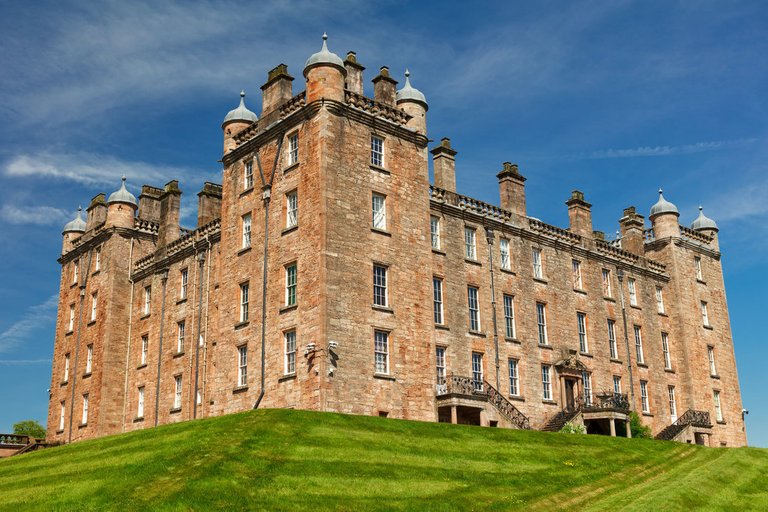 drumlanrig_castle_by_somadjinn-dcicpbe.jpg