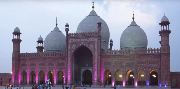 Badshahi masjid.png