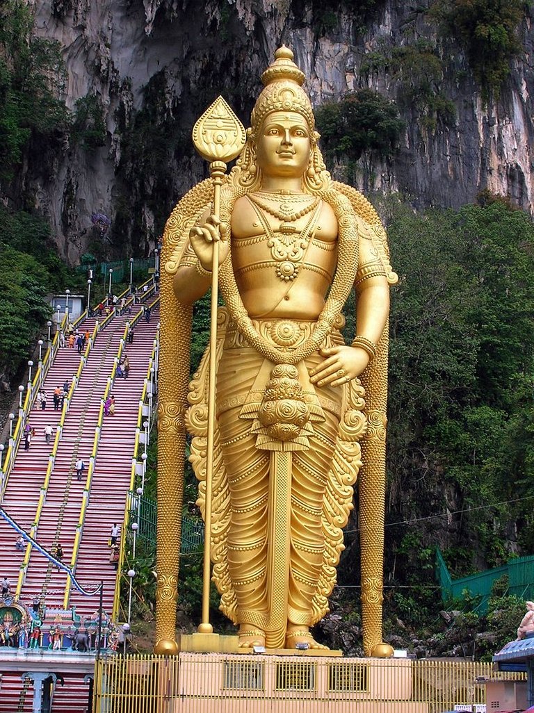 800px-Lord_Muruga_Batu_Caves.jpg