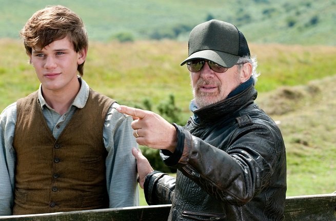 jeremy-irvine-steven-spielberg-war-horse-set-image.jpg