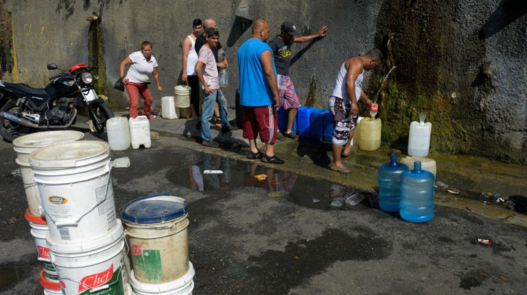 agua-en-caracas-1100x618.jpg