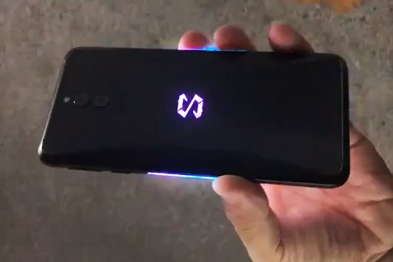 Xiaomi-Black-Shark-2-appears-in-hand-on-video-RGB-lighting-galore.jpg