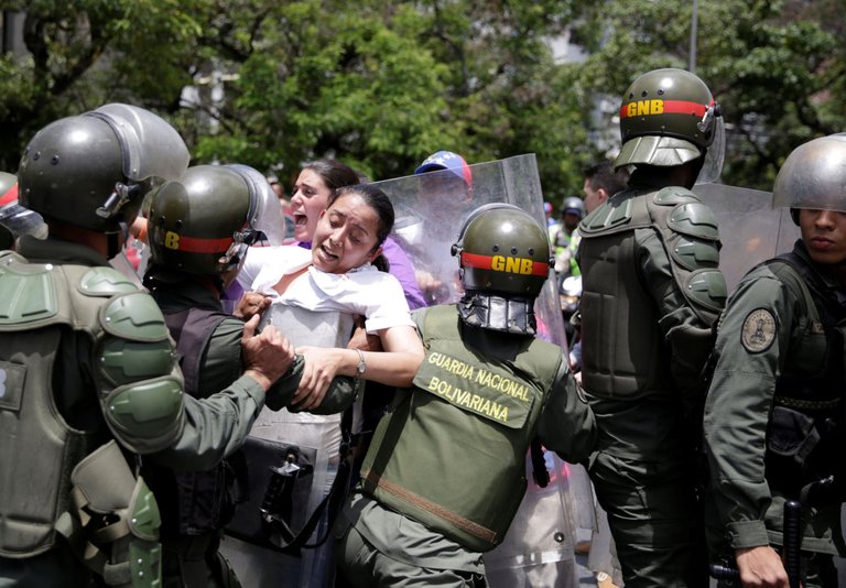 protesta-1-abril-reuters-12.jpg