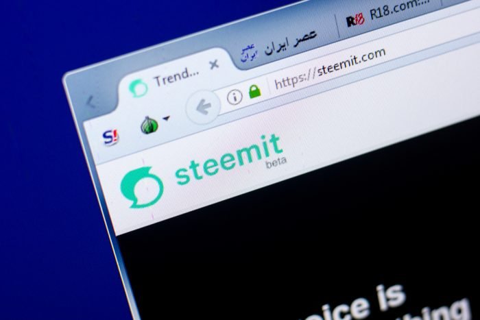 Steemit-1-700x467.jpg