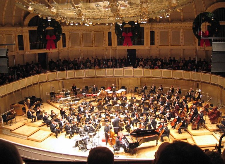 1200px-Chicago_Symphony_Orchestra_2005.jpg