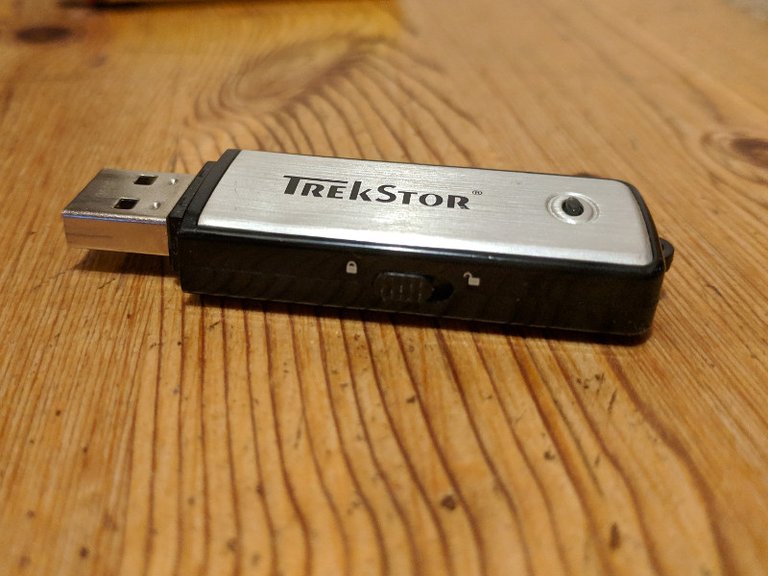 USB Stick mit Hardwareschreibschutz.jpg