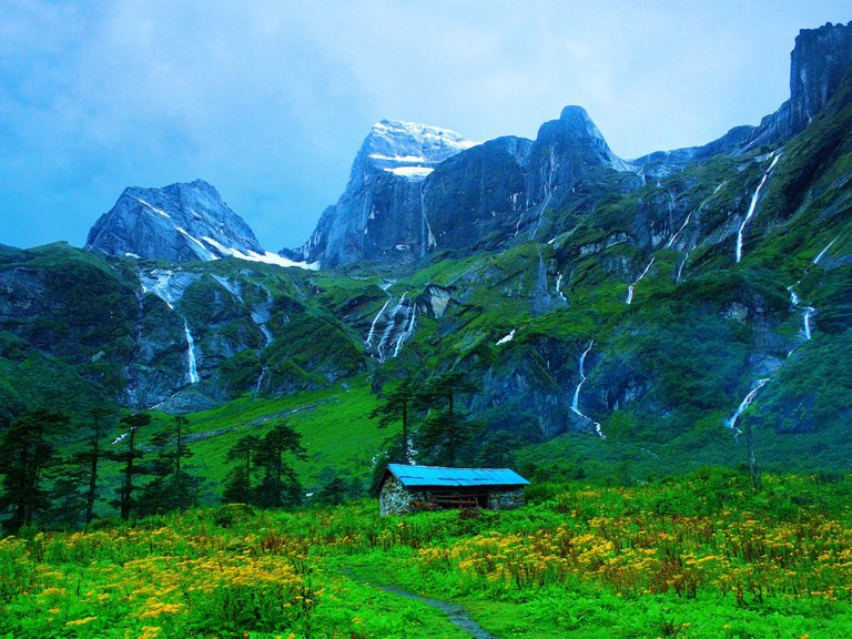 mountains-nepal_00424065.jpg