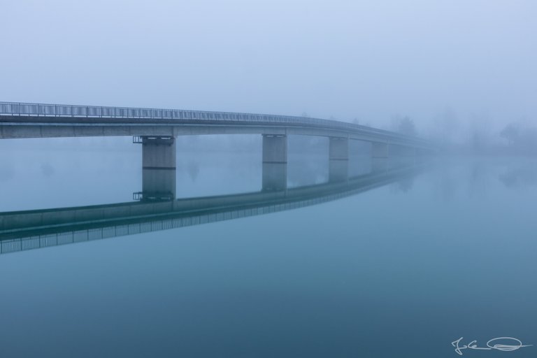 2018-12-23-Drau-Bridge-into-the-Mist-01.jpg