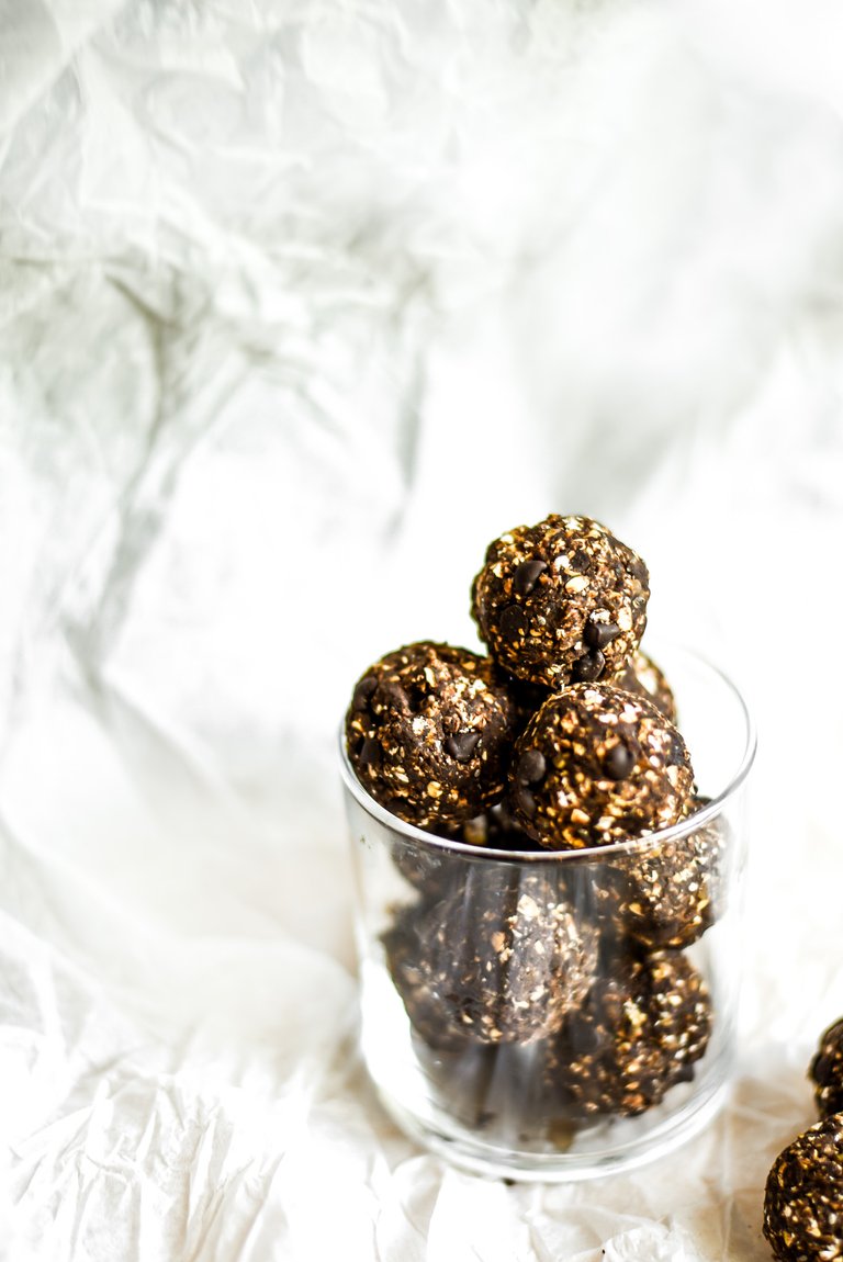 Cocoa & Maca Bliss Balls-5.jpg