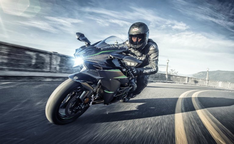 uhjjqt5c_2019-kawasaki-ninja-h2_625x300_12_August_18.jpg