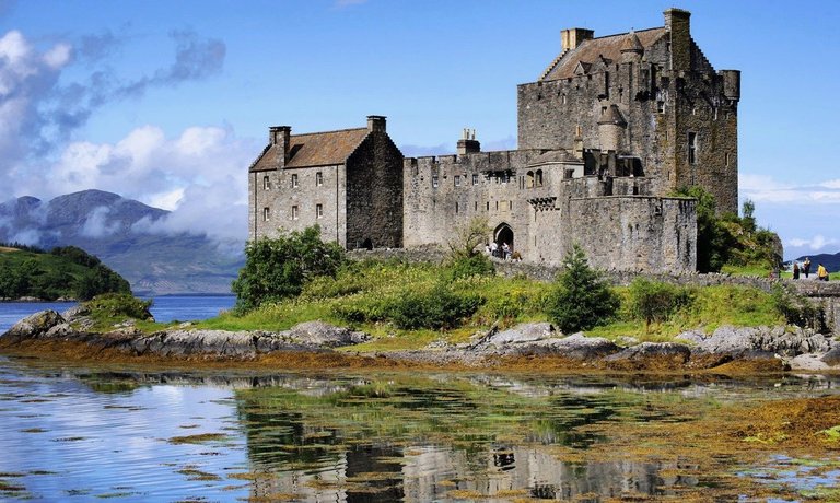 eilean_donan_castle_6_by_citizenfresh-d89sm3i 2.jpg