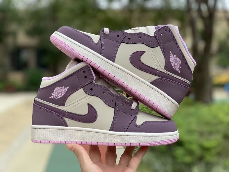 air-jordan-1-mid-gs-pro-purple-desert-sand-shoes-for-women-555112-500-pics-(8).jpg