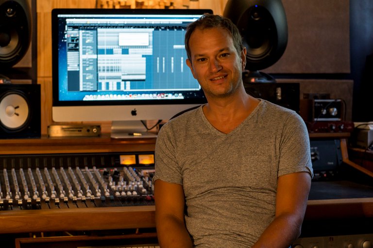 Nick-dawes-Studio.jpg