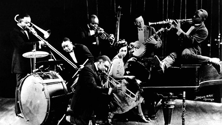 gl-history-new-orleans-jazz-417109b1.jpg.885x497_q90_box-0681366836_crop_detail.jpg