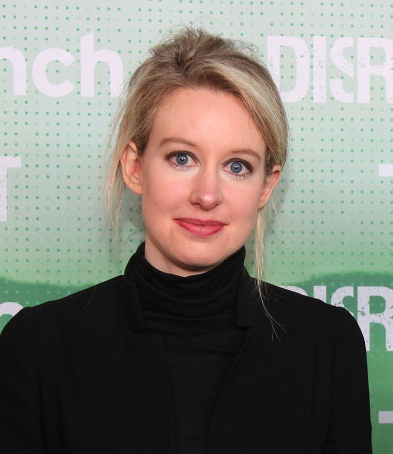 Elizabeth_Holmes_2014_(cropped).jpg