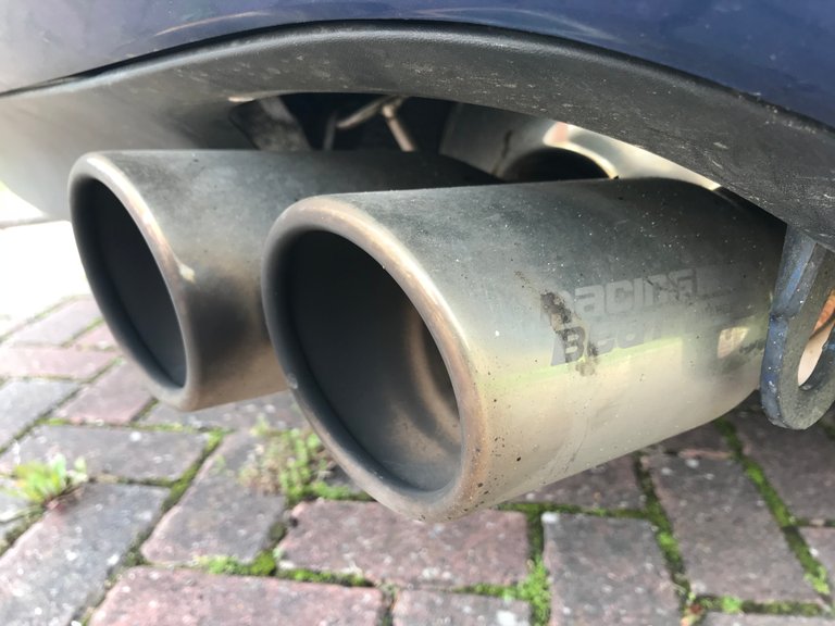 Exhaust.JPG