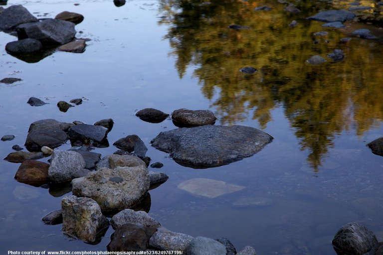 BlueWaterAutumnReflectionsStones-110418.jpg