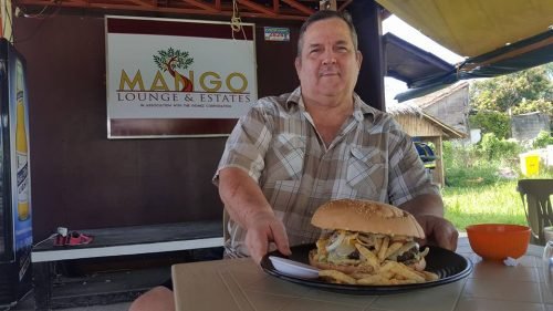 Me-posing-with-their-P600-burger-500x281.jpg