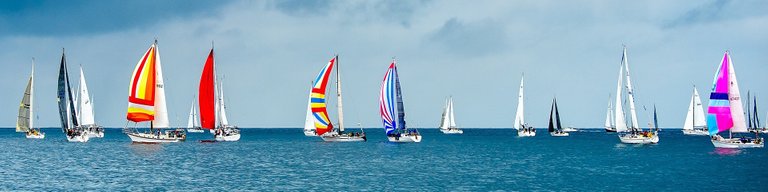 sailboats-1375064_1920.jpg