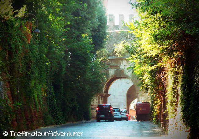 gateway-to-the-appian-way.jpg