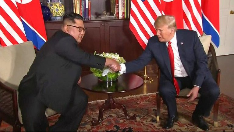 trump&Kim2.jpg