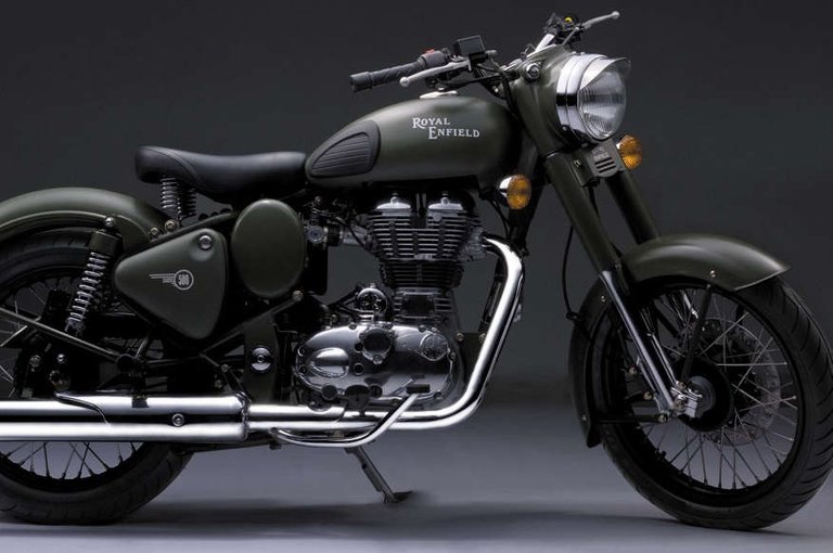 121665_2012-RoyalEnfield-BulletC5Military-BattleGreen2.jpg