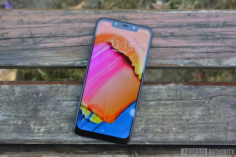 xiaomi-pocophone-f1-aa-hands-on33-840x560.jpg