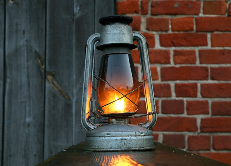 lamp-1565705.jpg