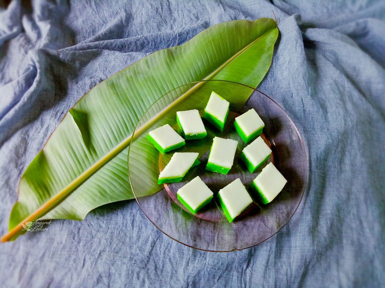 Pandan Tray Cake8.jpg