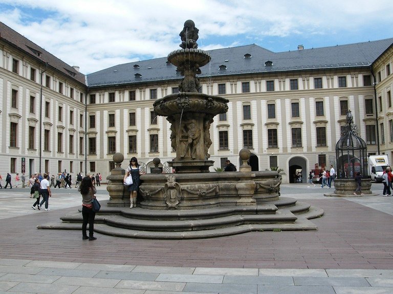 Kohl´s Fountain.jpg