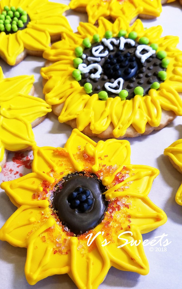 sunflower sugar cookies by vs sweets california.jpg