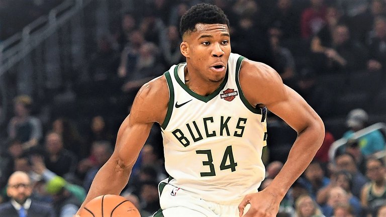 antetokounmpo-giannis-10272018-getty-ftrjpg_cxl2r8uhkgp61tpz2te54c5p1.jpg