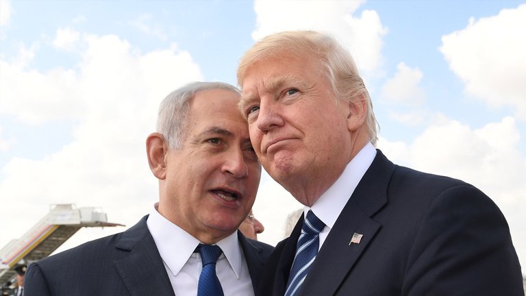 trump netanyahu whisper.jpg