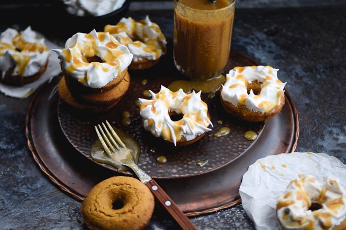 Meringue Frosted Butterbeer Baked Doughnuts (4).jpg