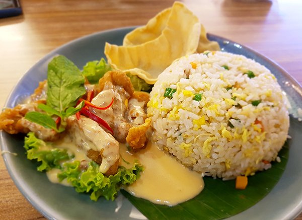 Yong Chow Fried Rice wt Butter Cream Chicken01.jpg