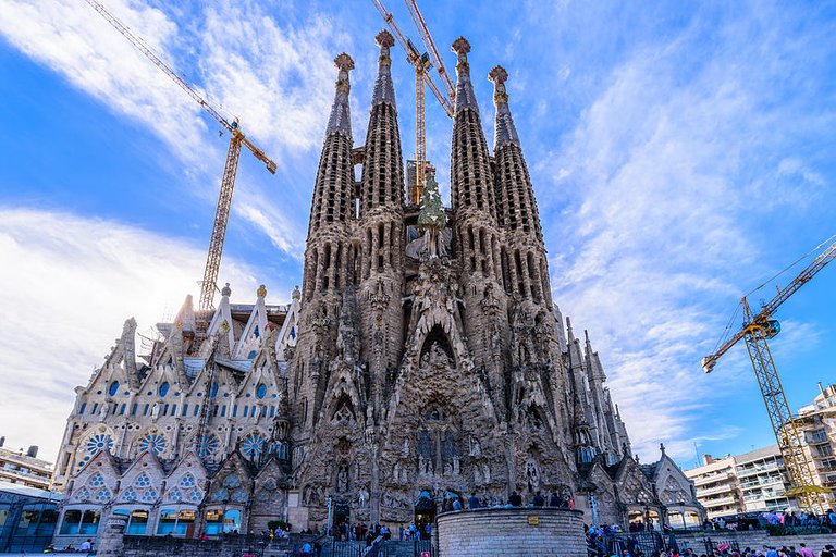 basilica-de-la-sagrada-familia-randy-scherkenbach.jpg