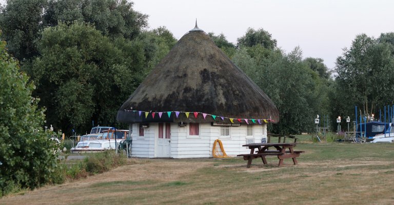 neolithic round house.JPG