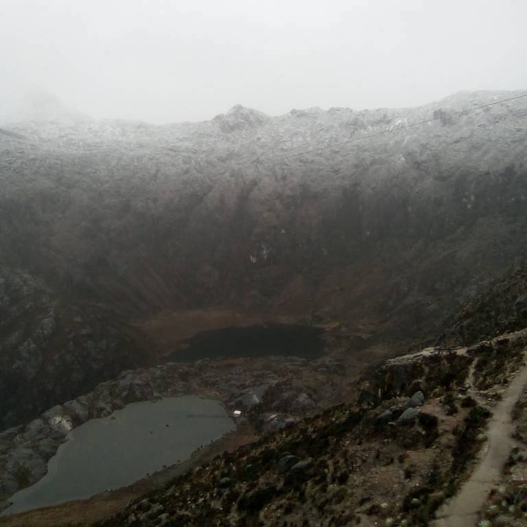 Laguna Teleferico Venezuela.jpg