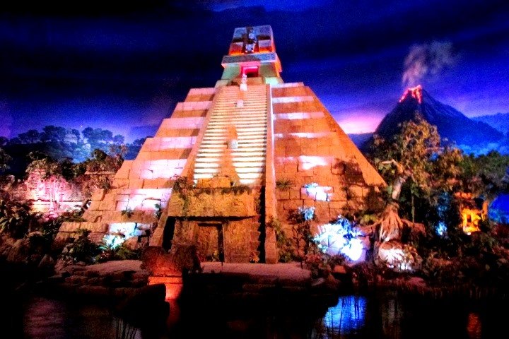 Piramide Azteca.jpg