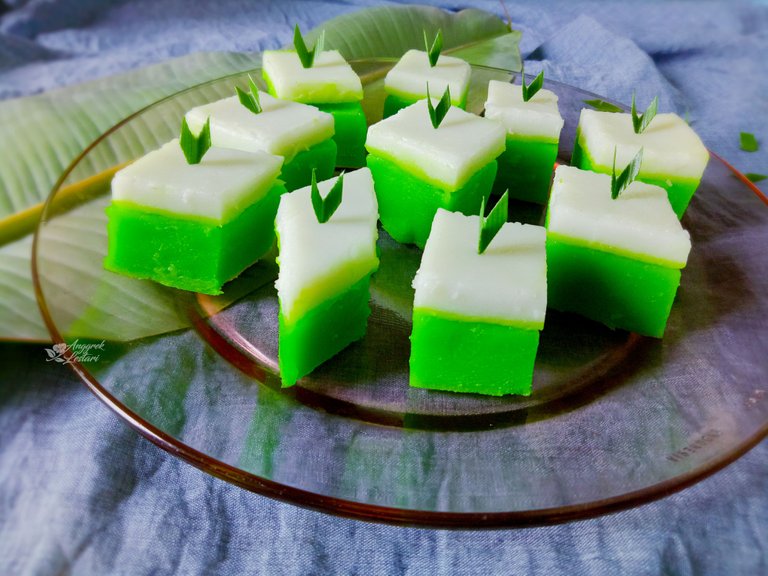 Pandan Tray Cake2.jpg