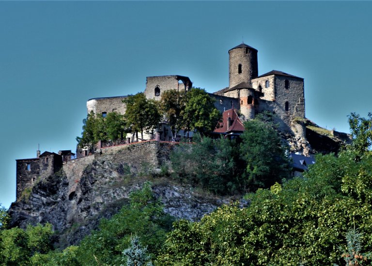 Hrad_Střekov,_zřícenina_(Střekov).jpg