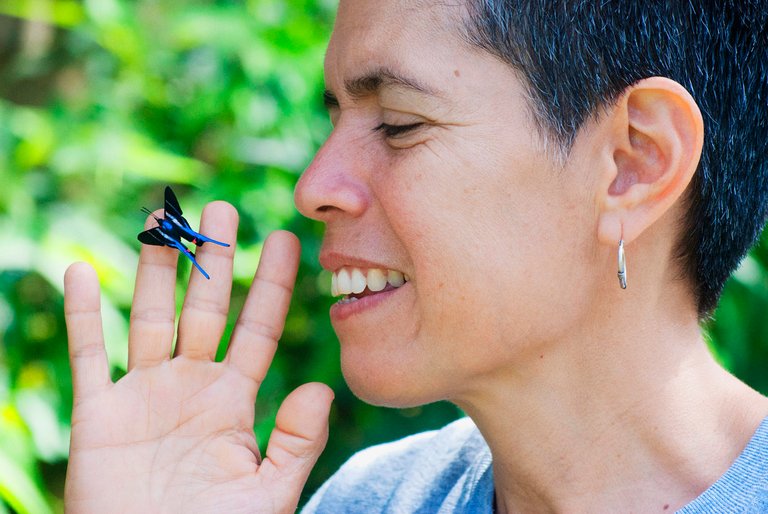 indi y mariposa 2 copia.jpg