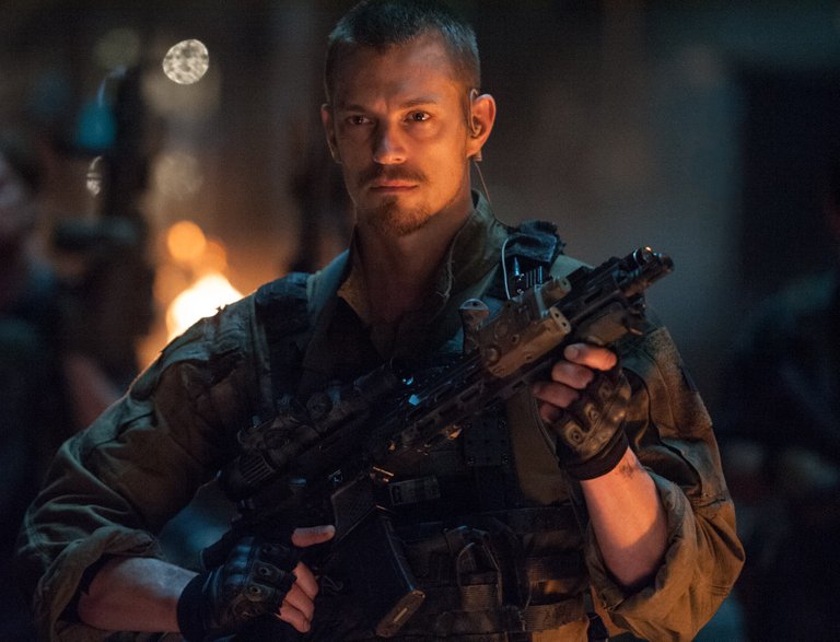 suicide-squad-joel-kinnaman-rick-flagg.jpg