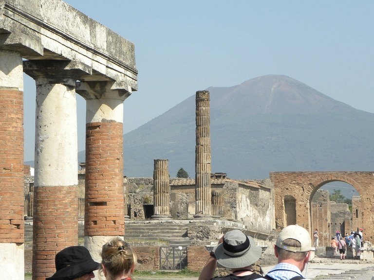 pompeii-2823908_1280.jpg